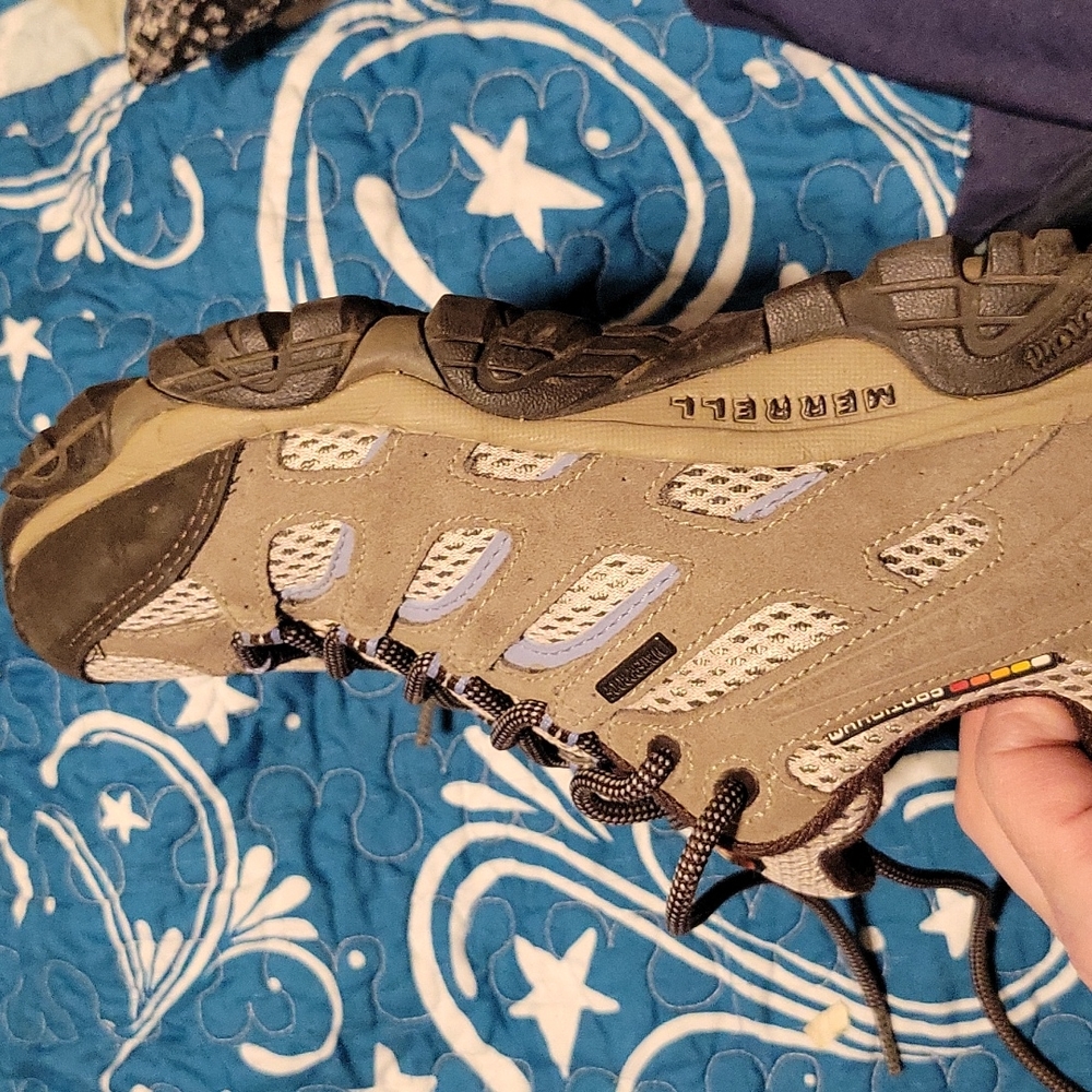 Like New Merrell 7.5 hikers